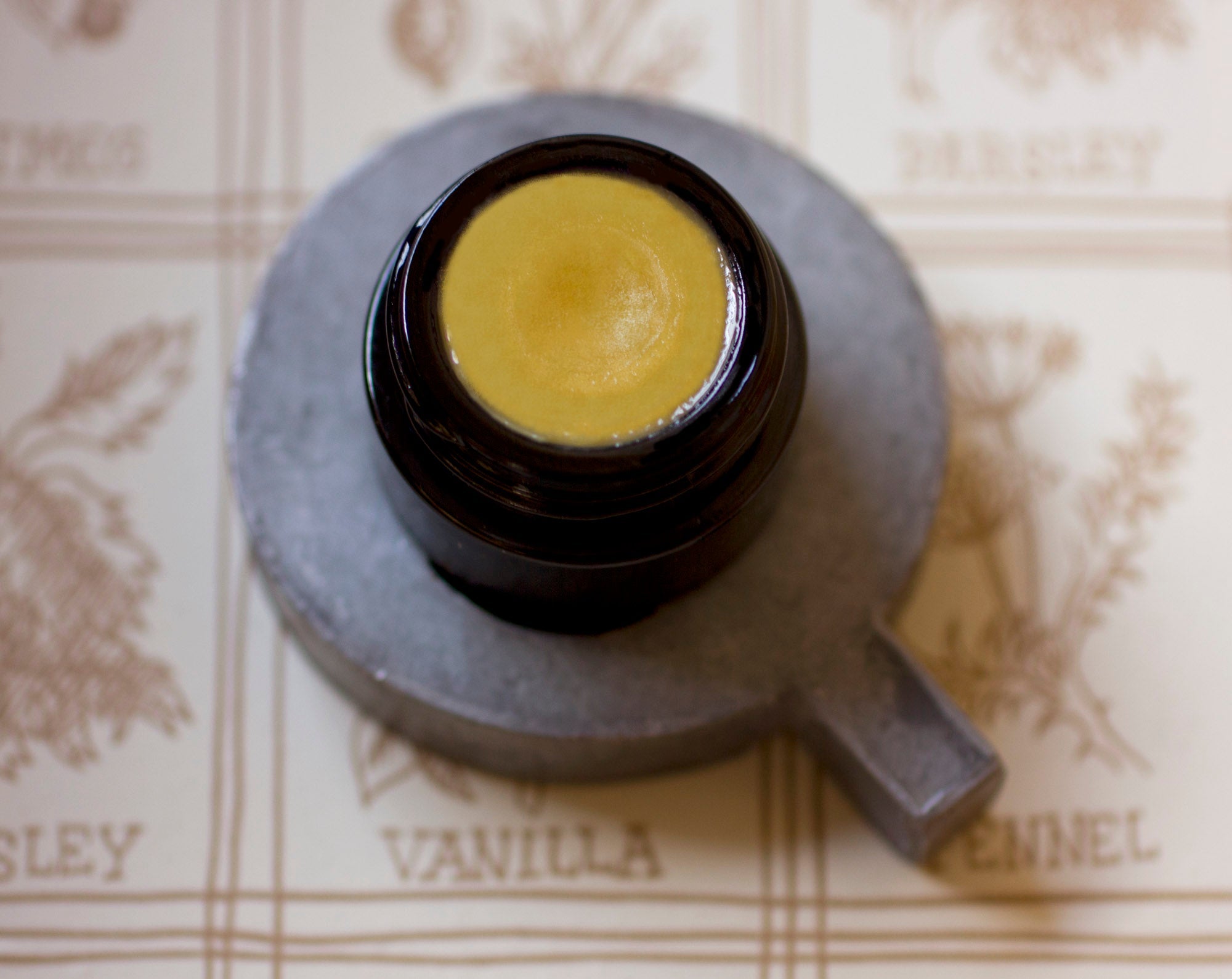 Q Solid Perfume in Round Jar