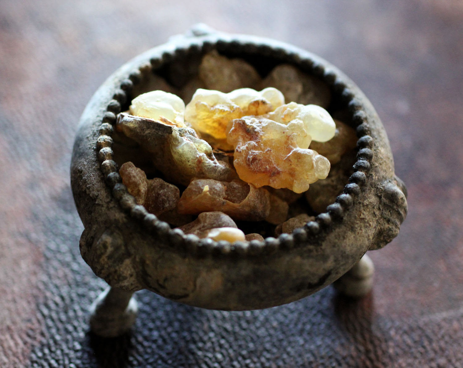 Aumbre Solid Perfume in Round Jar