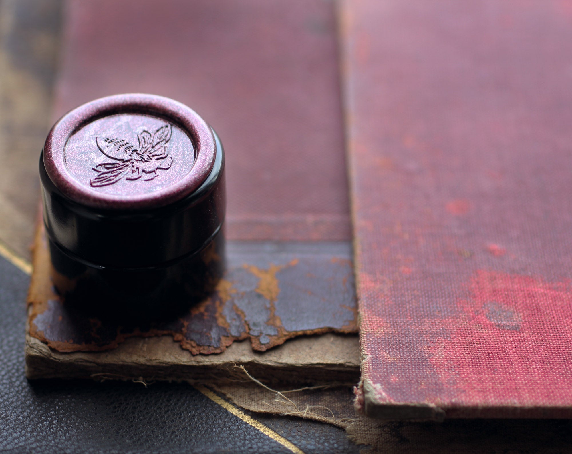 Chiaroscuro Natural Solid Perfume Round Jar