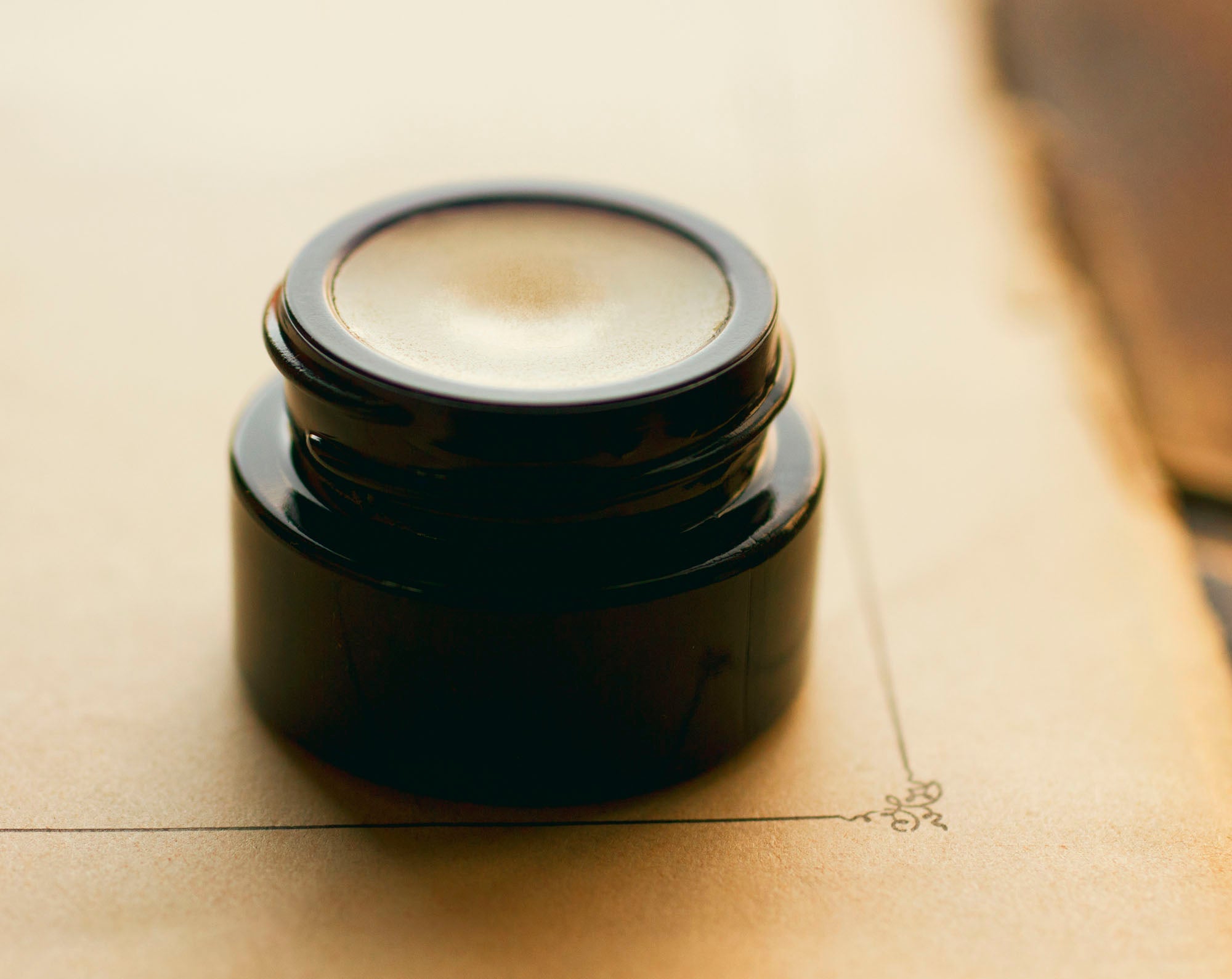 Figure 5: Bois Solid Natural Perfume Round Jar